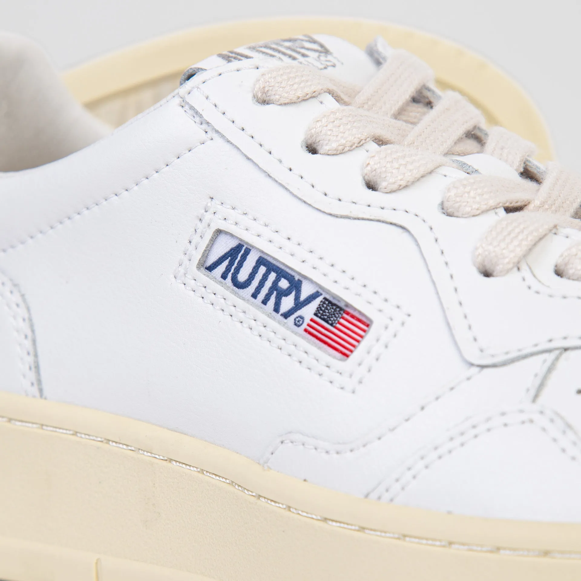 AUTRY SNEAKERS AULW-LL 05