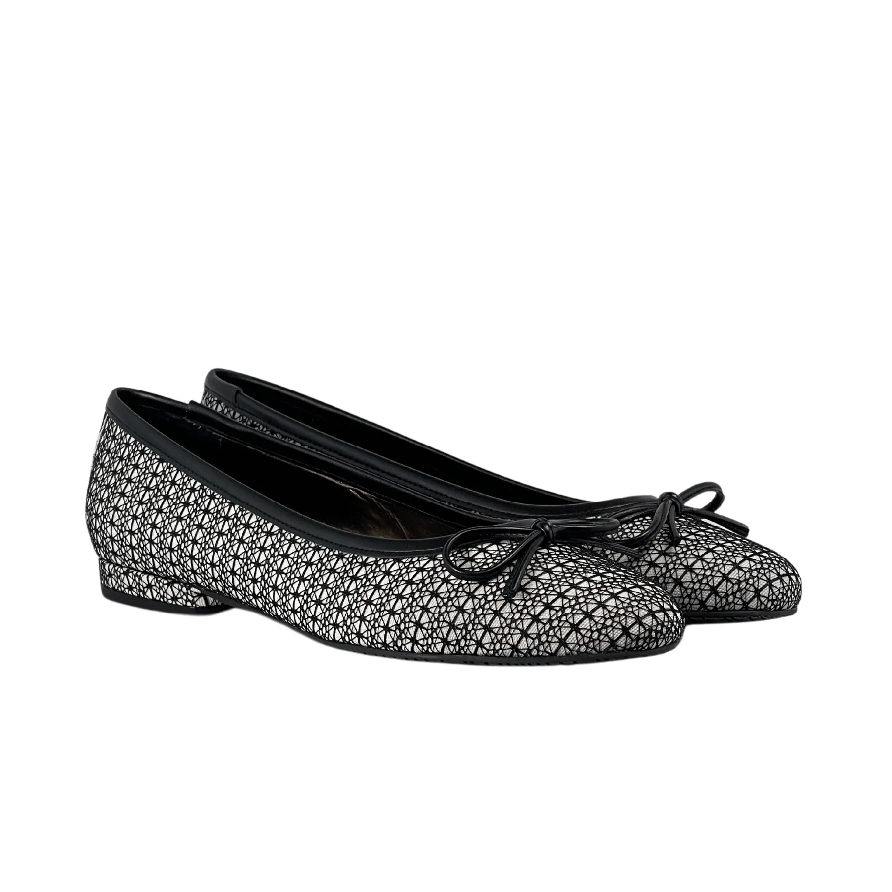 'Colince' vegan ballet flat by Zette Shoes - white/black lace